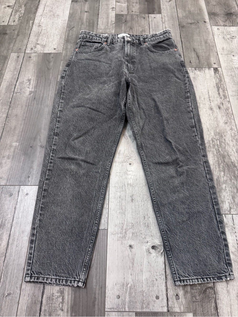 ZARA Women’s Distressed Ripped Mom Jeans Gray Washed Black Wash Button Fly US 10